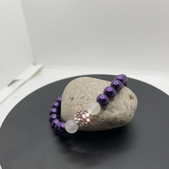 🌸 Handcrafted Purple Beaded Stretch bracelet - Picture 3 of 8